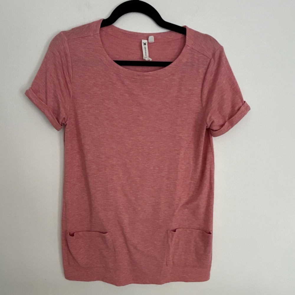 Cable & Gauge Women's Pink Short Sleeve Crew Neck Pocket T-Shirt